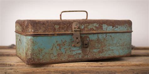 how to repaint a new metal tool box|restoring old metal toolbox.